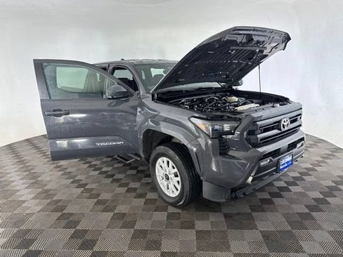 Used 2024 Toyota Tacoma SR5 AWD/4WD image 16