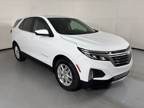 Used 2023 Chevrolet Equinox LT FWD image 2