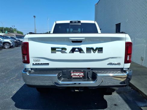 Used 2025 RAM 2500 Laramie AWD/4WD image 4