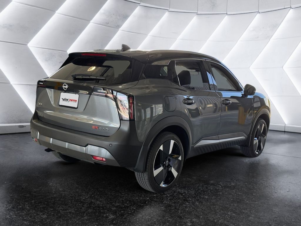 Used 2025 Nissan Kicks SR AWD/4WD image 4