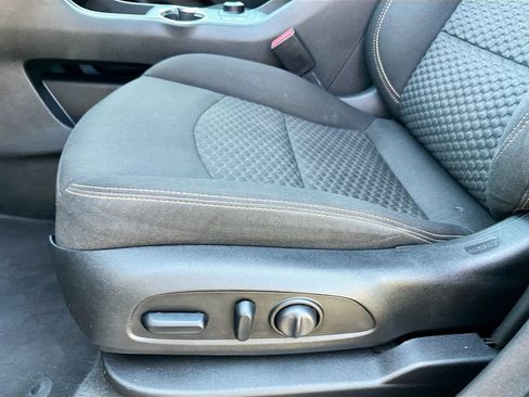 Used 2018 GMC Terrain SLE w/ Driver Convenience Package FWD image 18