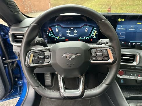 Used 2024 Ford Mustang GT Premium image 18