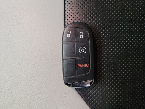 Used 2018 Jeep Compass Limited w/ Navigation Group FWD image 32