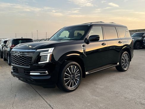 New 2025 Nissan Armada Platinum Reserve image 2