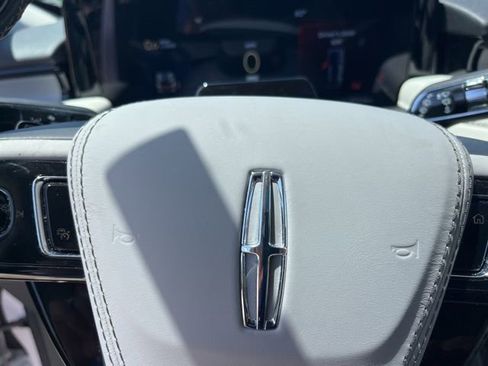 Used 2025 Lincoln Aviator Reserve RWD image 37