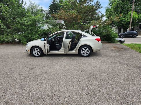 Used 2016 Chevrolet Cruze LT FWD image 22