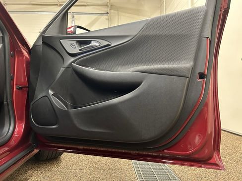 Used 2017 Chevrolet Malibu LT image 15