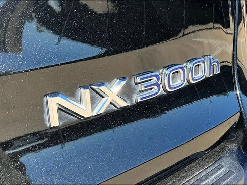 Used 2018 Lexus NX 300h AWD w/ Comfort Package image 9
