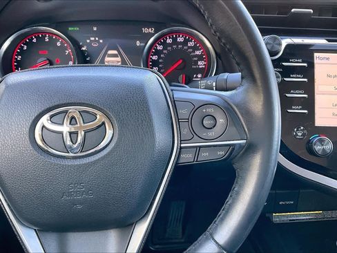 Used 2020 Toyota Camry XSE image 23