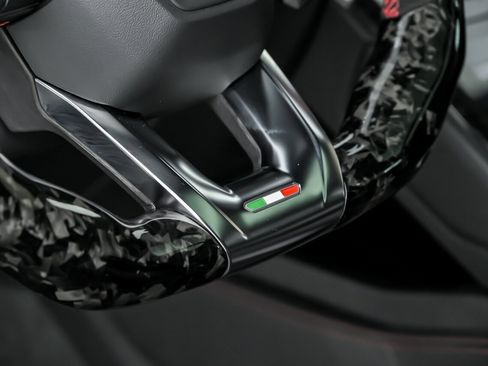 Used 2019 Lamborghini Urus image 29