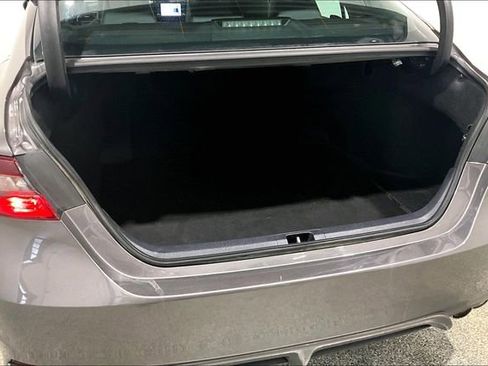 Used 2024 Toyota Camry SE image 39