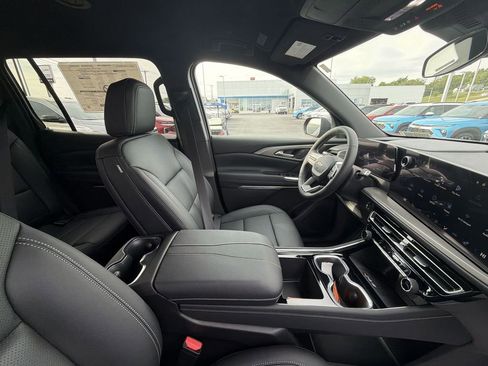 New 2026 Chevrolet Traverse LT FWD image 15