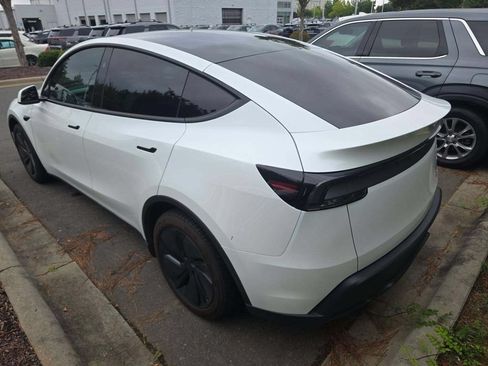 Used 2026 Tesla Model Y Long Range AWD/4WD image 2