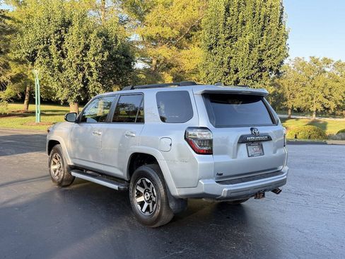 Used 2019 Toyota 4Runner TRD Off-Road Premium AWD/4WD image 4