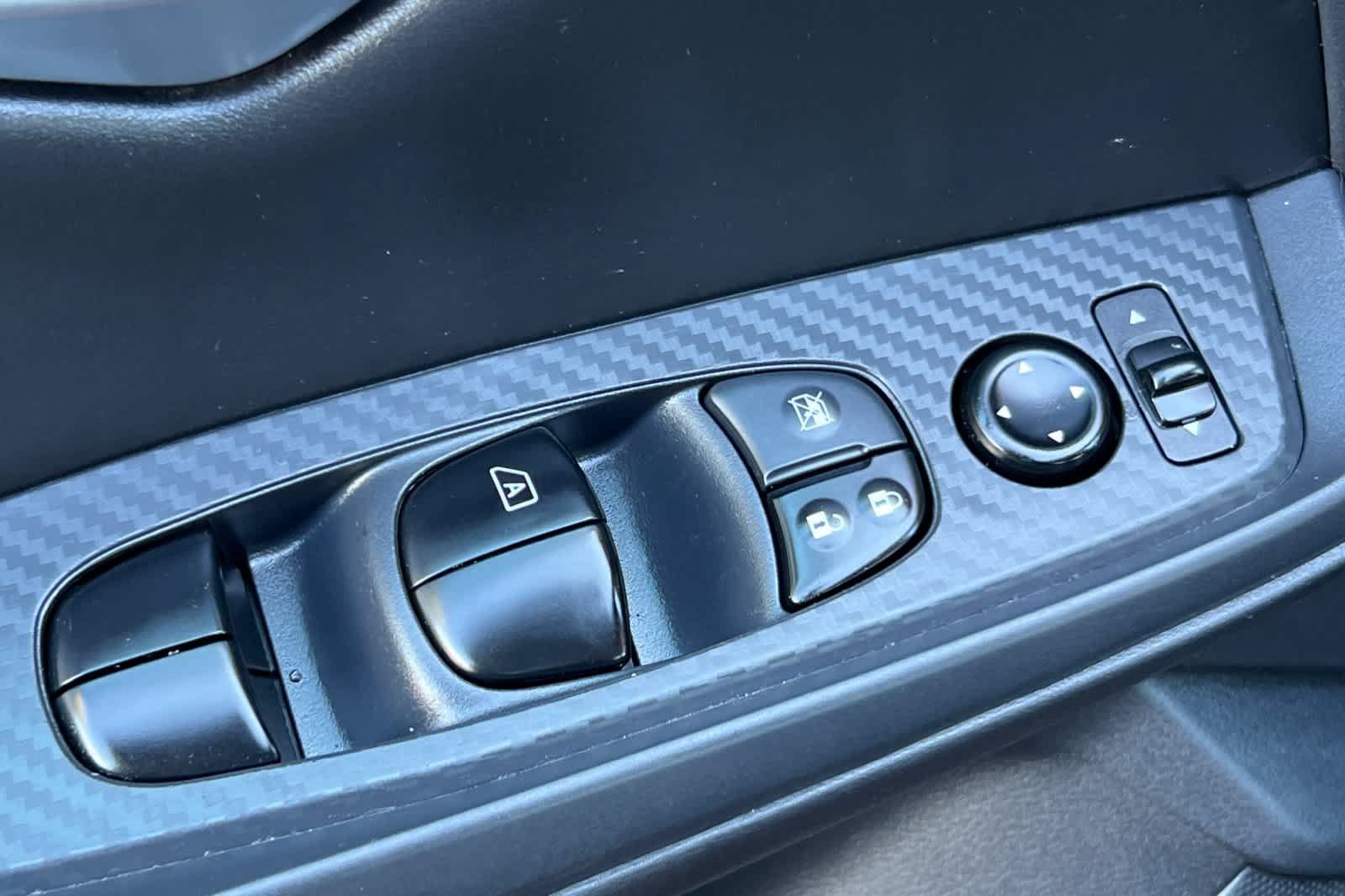 Used 2025 Nissan Sentra SV FWD image 13