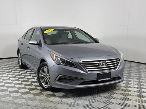 Used 2015 Hyundai Sonata SE FWD image 2