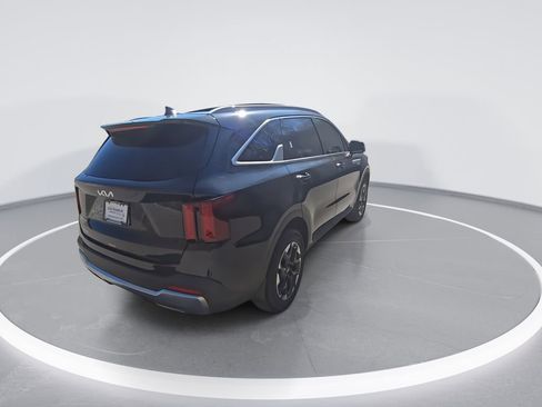 Used 2025 Kia Sorento S w/ Panoramic Sunroof Package image 8