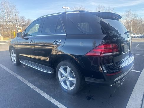 Used 2019 Mercedes-Benz GLE 400 4MATIC image 2