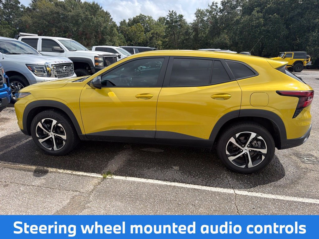 Used 2024 Chevrolet Trax RS w/ Driver Confidence Package FWD image 19