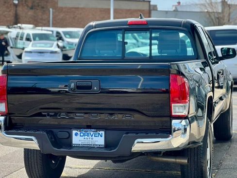 Used 2016 Toyota Tacoma SR image 5