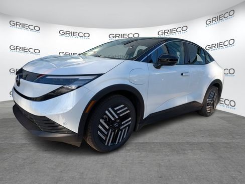 New 2026 Nissan Leaf SV+ w/ Floor Mat Package (SV+) FWD image 3