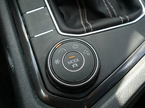 Certified 2022 Volkswagen Tiguan SE AWD/4WD image 33