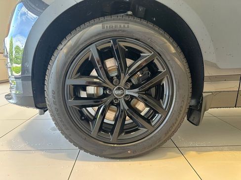 New 2026 Land Rover Range Rover Velar Dynamic SE image 10