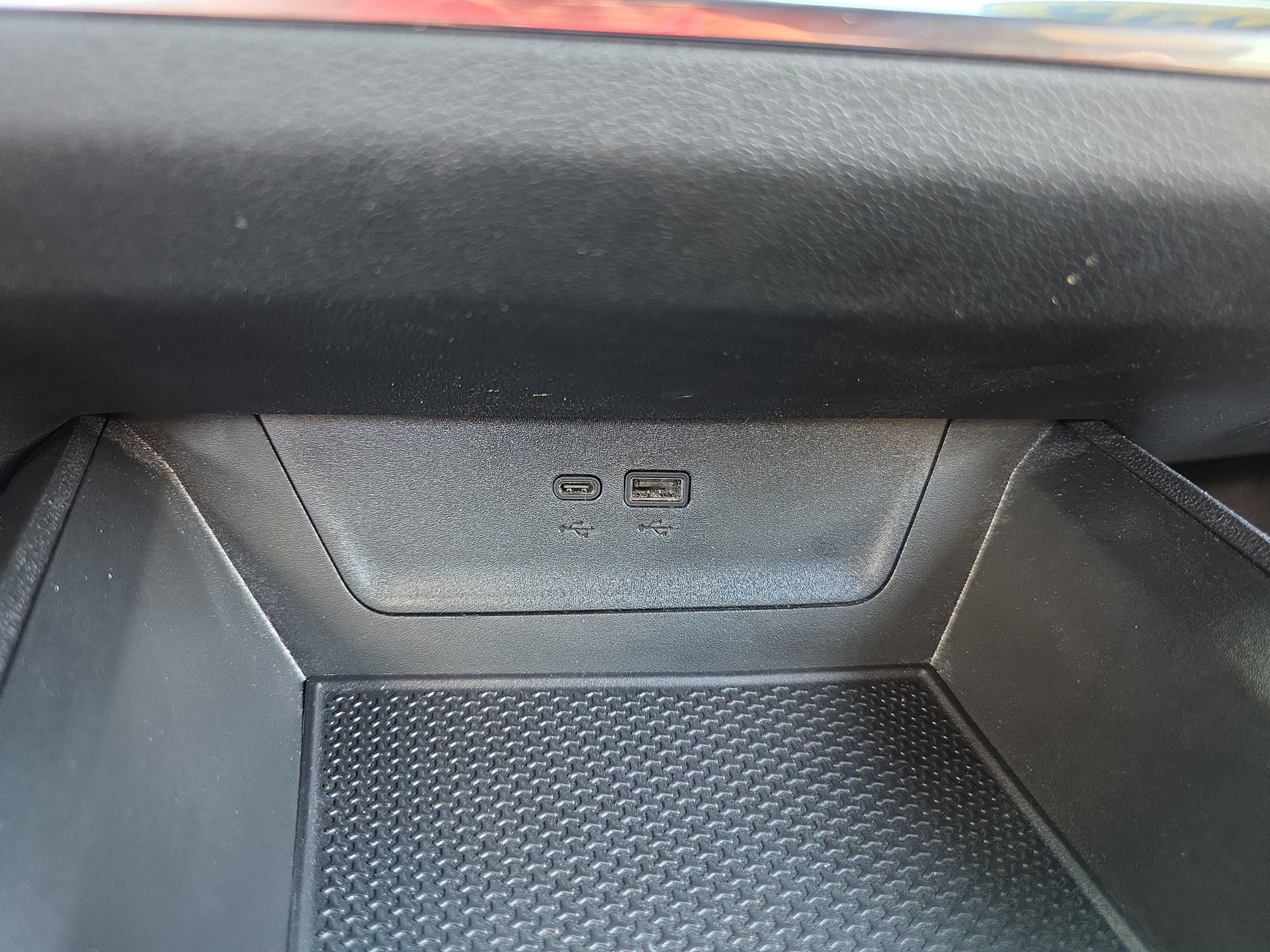Used 2025 Chevrolet Equinox ACTIV w/ Safety and Technology Package AWD/4WD image 25