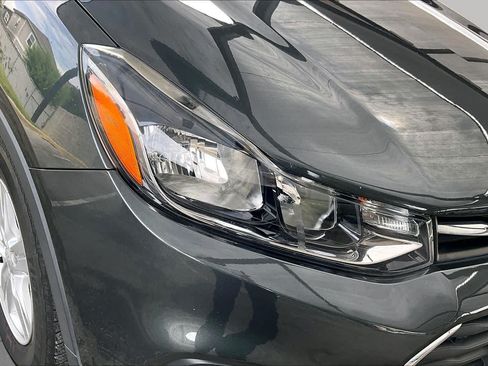 Used 2020 Chevrolet Trax LS FWD image 27