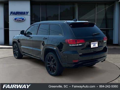 Used 2021 Jeep Grand Cherokee Laredo X RWD image 4