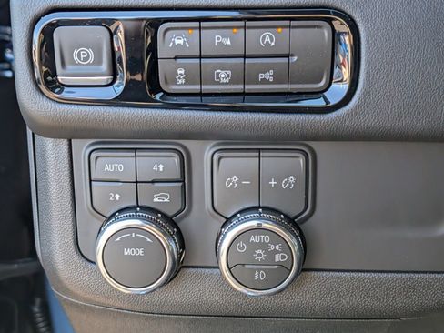 New 2026 GMC Yukon Elevation image 11