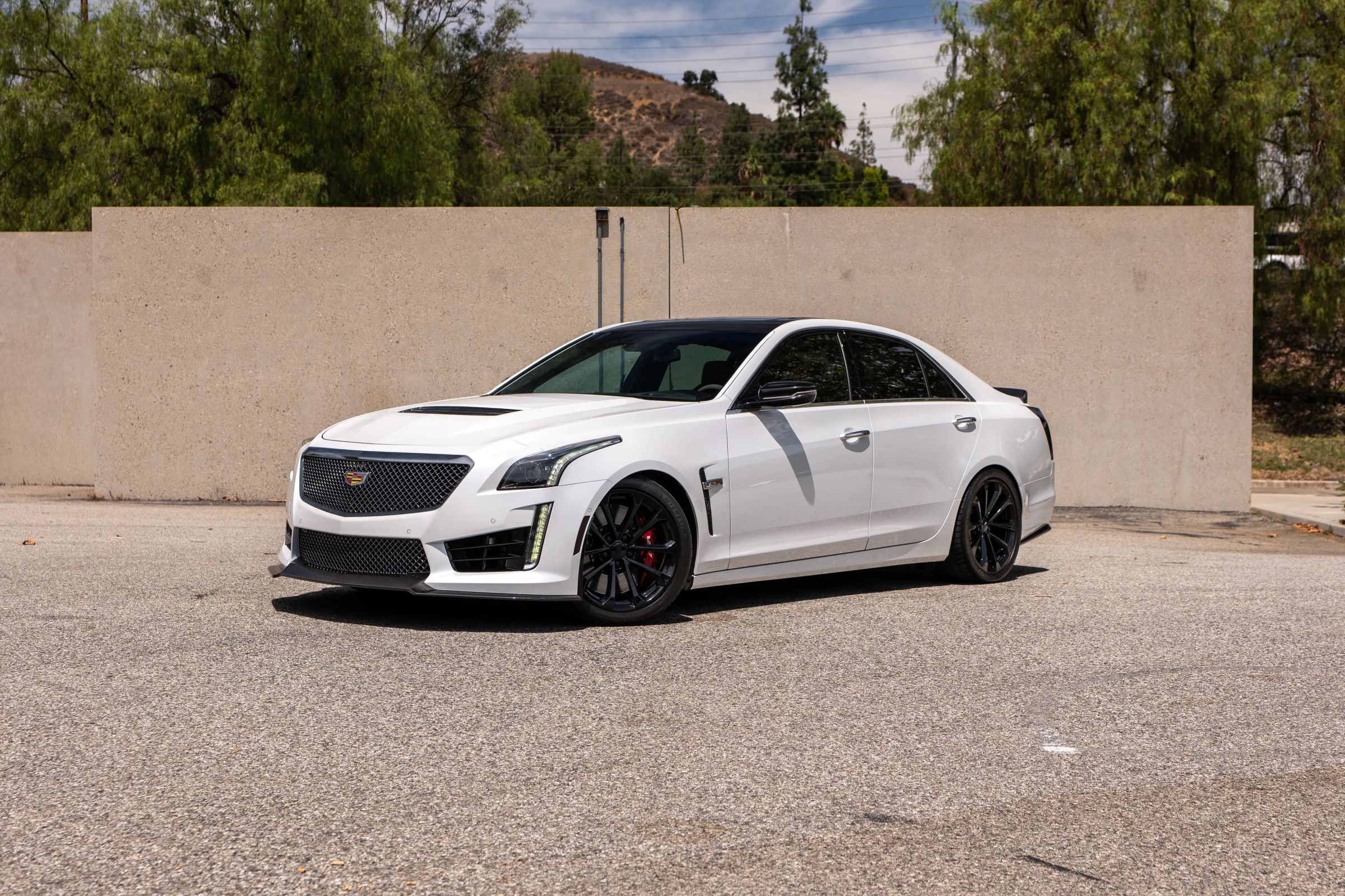 Used 2019 Cadillac CTS V w/ Carbon Fiber Package RWD image 9