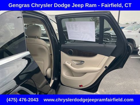 Used 2019 Mercedes-Benz GLC 300 4MATIC image 25