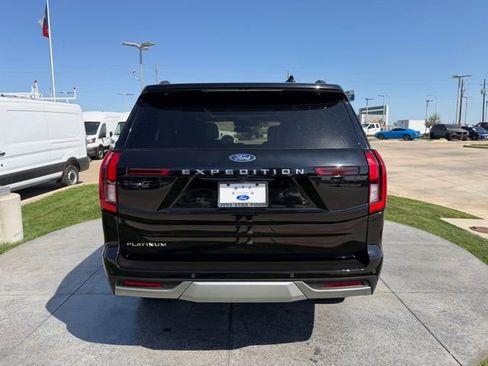 Certified 2025 Ford Expedition Platinum image 5