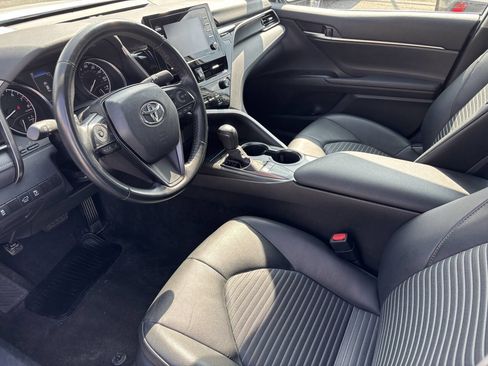 Used 2024 Toyota Camry SE image 11