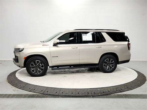 Used 2022 Chevrolet Tahoe Z71 w/ Luxury Package image 4