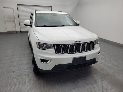 Used 2019 Jeep Grand Cherokee Laredo w/ Security & Convenience Group AWD/4WD image 14