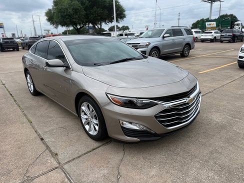 Used 2022 Chevrolet Malibu LT image 2