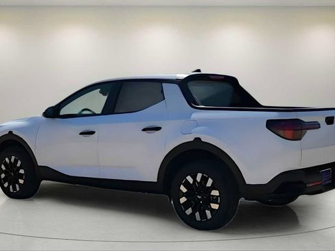 Used 2025 Hyundai Santa Cruz SE FWD image 5