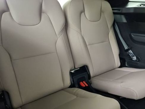 New 2026 Volvo XC90 B6 Plus w/ Protection Package Premier AWD/4WD image 34