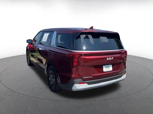 Used 2026 Kia Carnival FWD image 2
