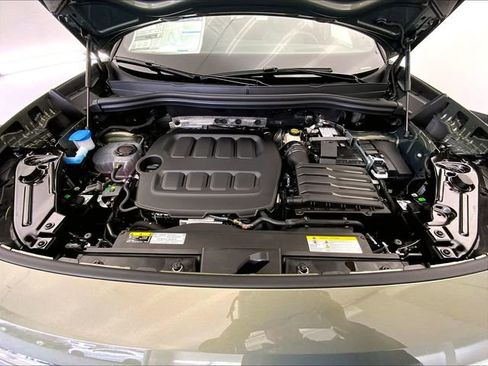 New 2026 Volkswagen Tiguan SE R-Line image 11