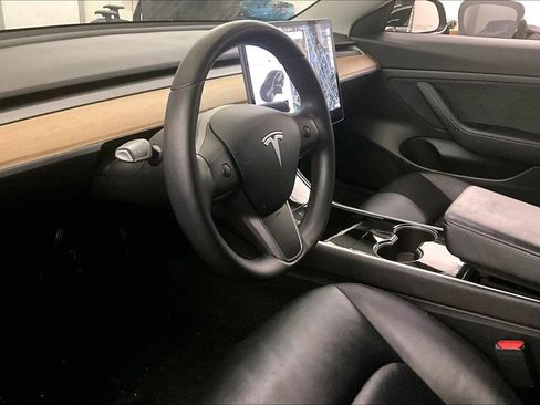 Used 2020 Tesla Model 3 Standard Range Plus image 12