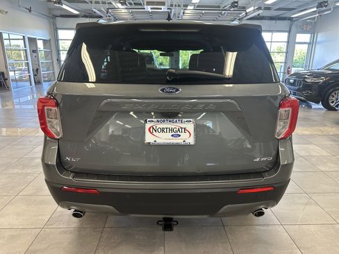 Certified 2022 Ford Explorer XLT w/ Equipment Group 202A image 15