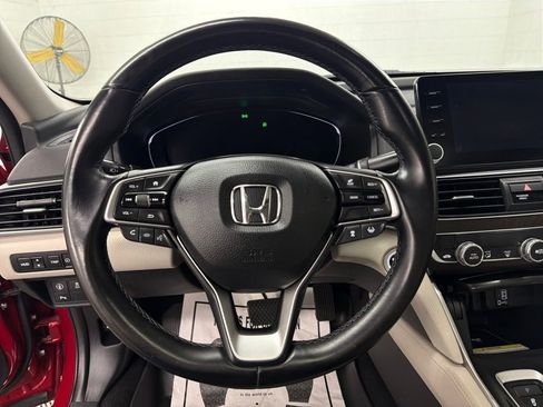 Used 2018 Honda Accord Touring image 18