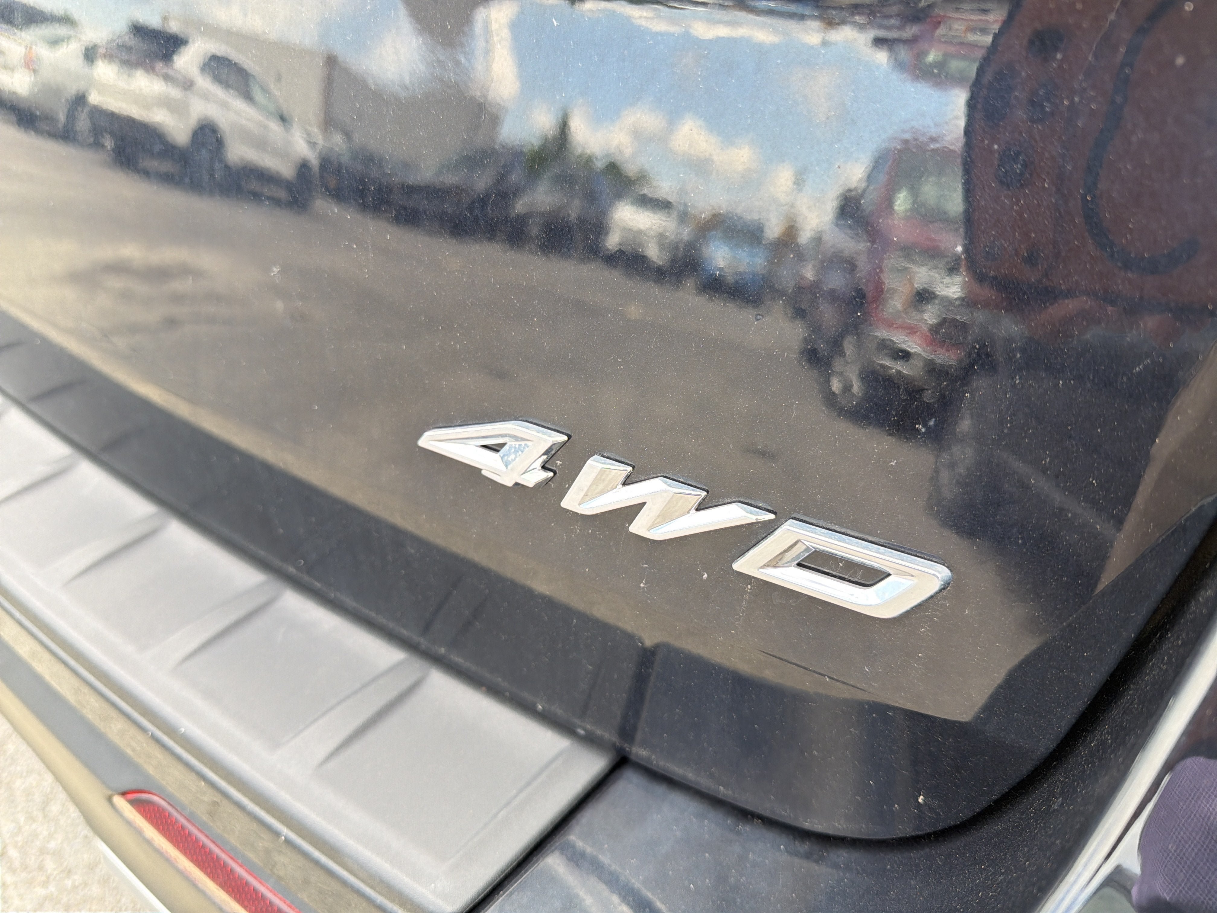 Used 2023 Ford Explorer XLT w/ Equipment Group 202A AWD/4WD image 8