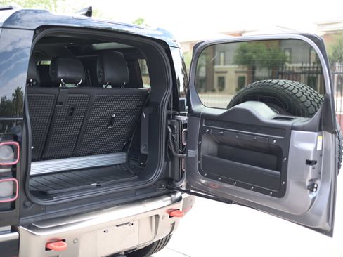 Used 2021 Land Rover Defender 90 X image 11