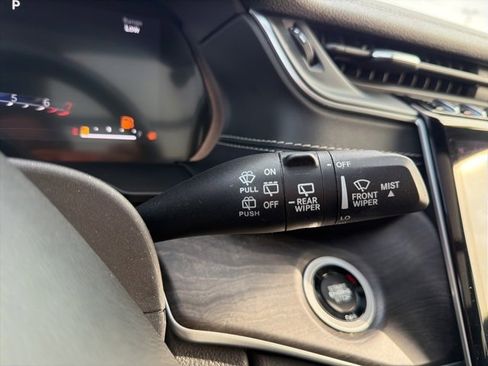 Used 2022 Jeep Grand Cherokee L Limited image 27