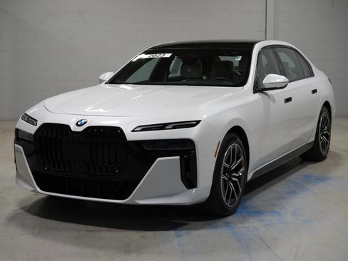 Used 2023 BMW 760i xDrive w/ Luxury Rear Seating Package AWD/4WD image 1