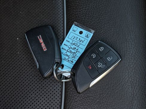 Used 2024 GMC Sierra 3500 Denali w/ Denali Reserve Package image 44